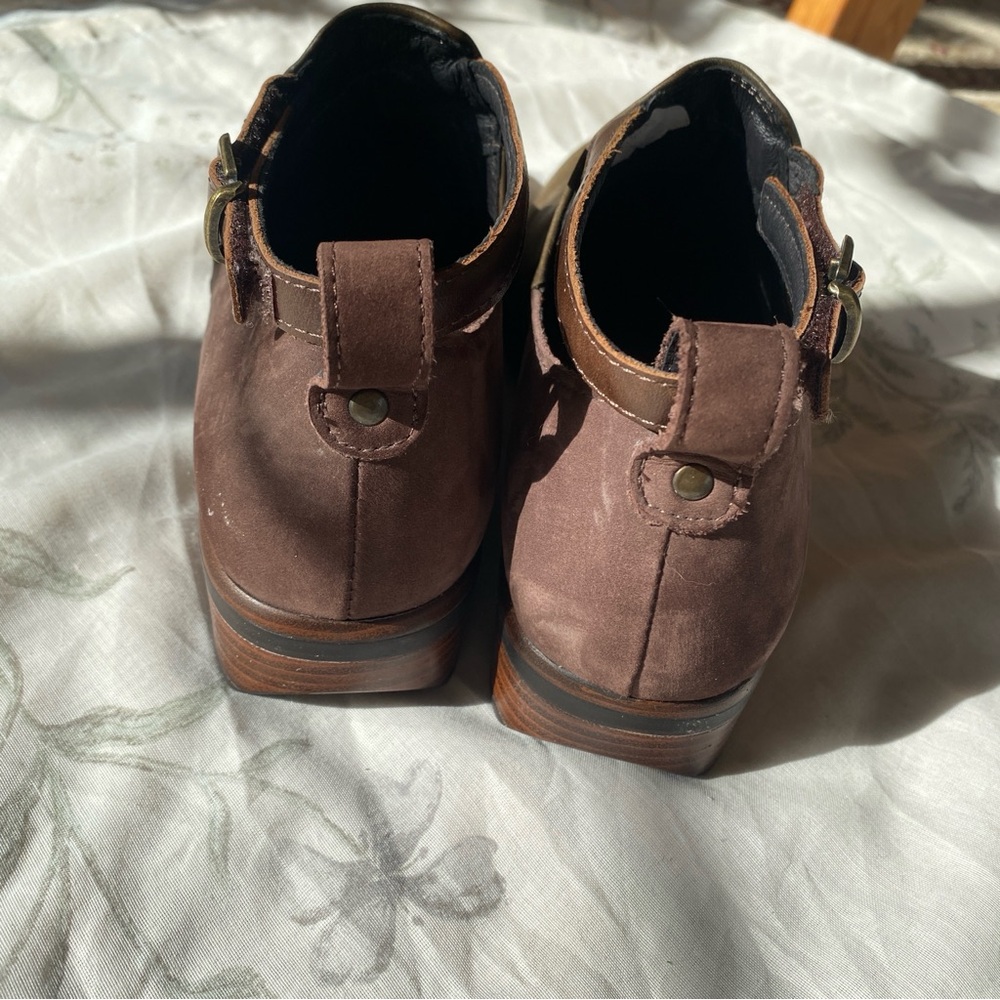Naot Kamsin Two Toned Slip On Ankle Booties‎ green and brown leather ankle strap - Picture 7 of 10